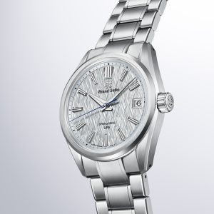 SLGB003_Grand Seiko Ice Forest _drama_crop